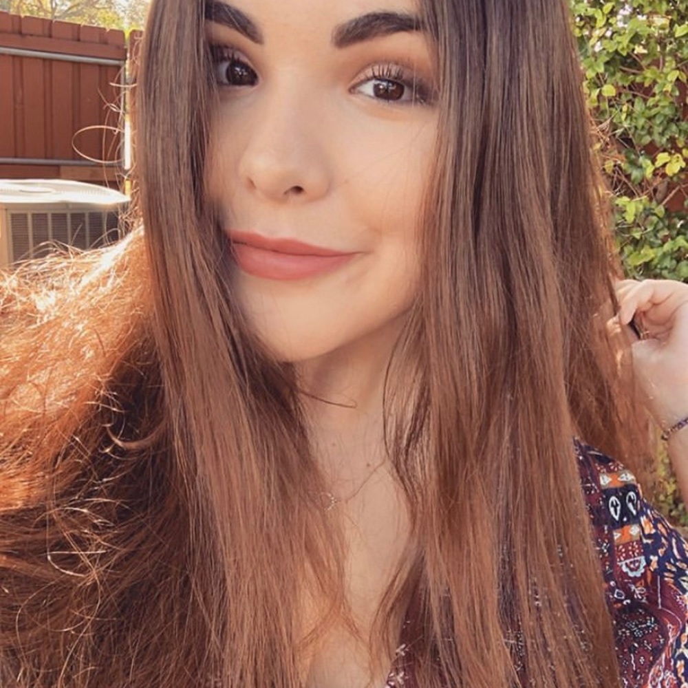 Meet your Posher, Hannah